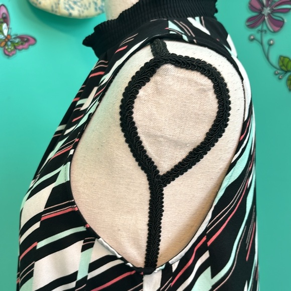 ELLE brand Multicolor Stripe Sleeveless with Pleats High Neck Blouse - Picture 4 of 8